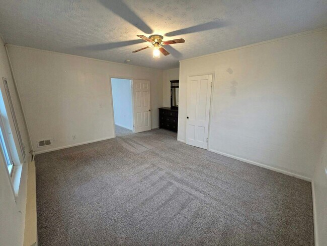 Foto del edificio - 7376 N Bergen Rd