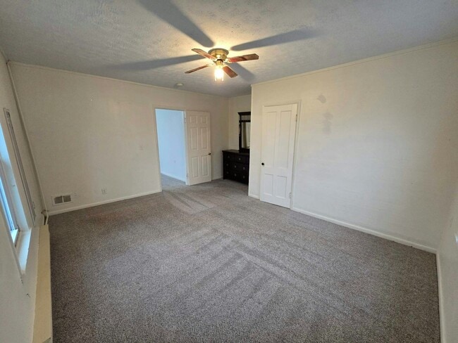 Building Photo - 7376 N Bergen Rd