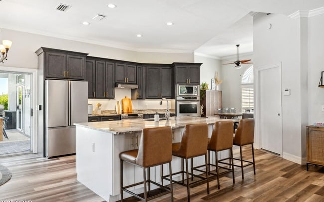 Foto del edificio - BEAUTIFUL 4/2 Pool Home in Candlewick LH