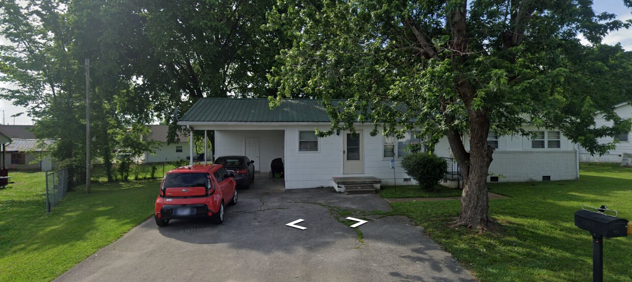 Primary Photo - 903 Smith St