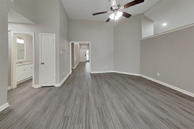 Foto del edificio - 4935 Northfork Dr