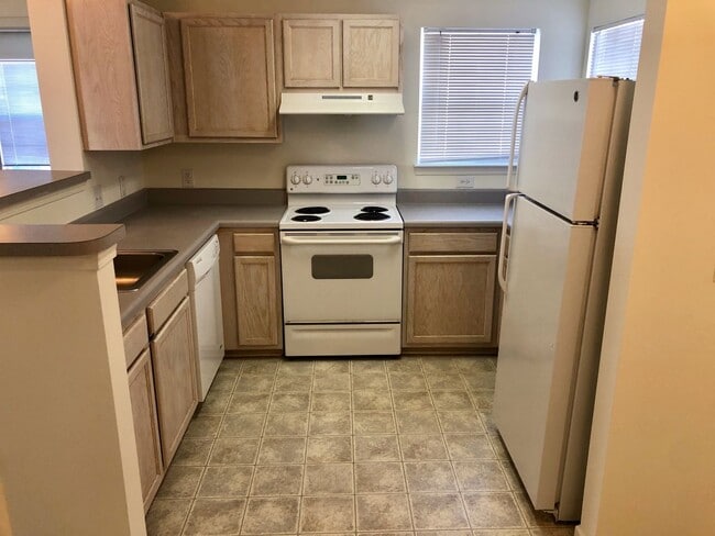 Building Photo - 146-K University Village