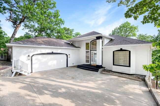 Building Photo - 1186 Grand Cove Rd