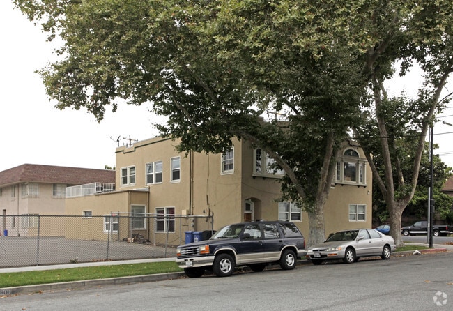Building Photo - 601 S 9th St