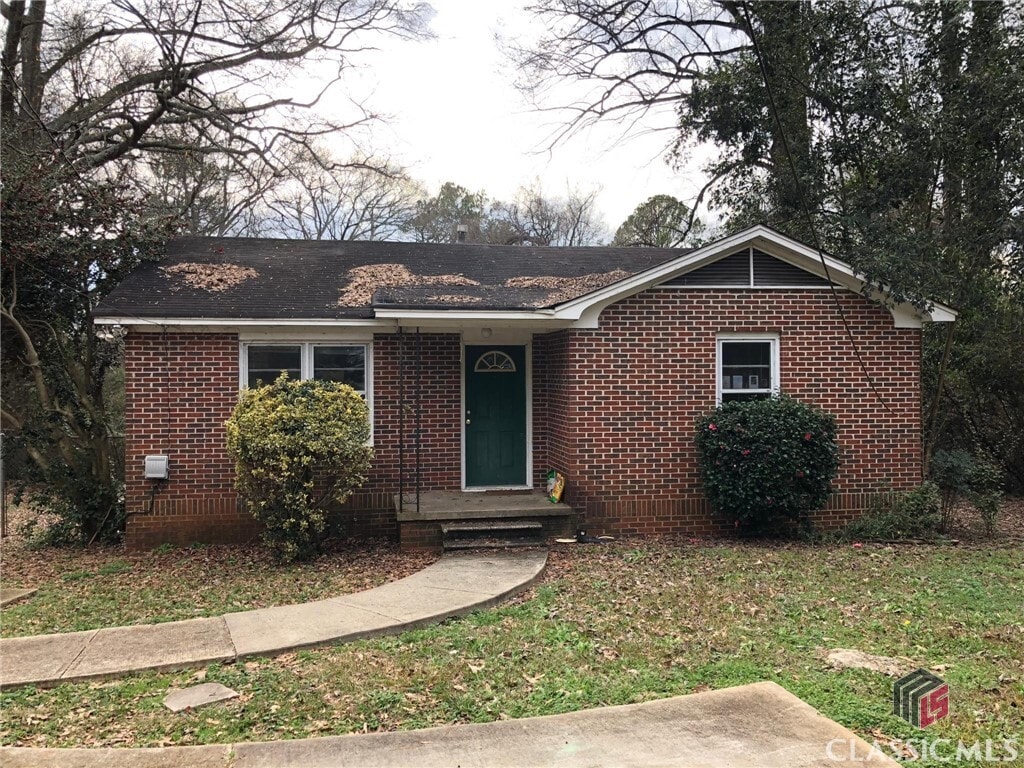 Primary Photo - 135 Appleby Dr