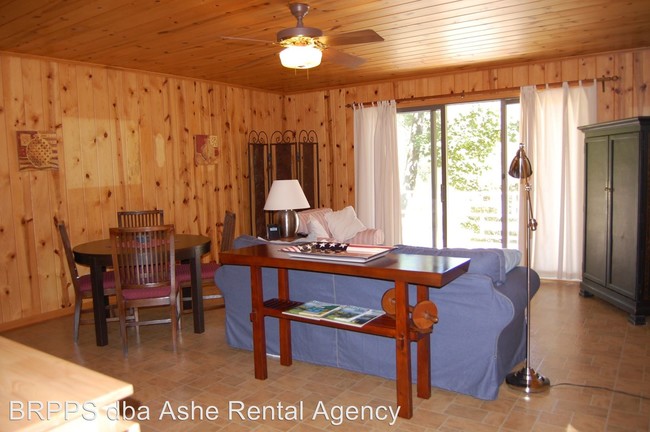 Building Photo - 2 br, 3 bath House - 1089 Aubrey Turner Rd