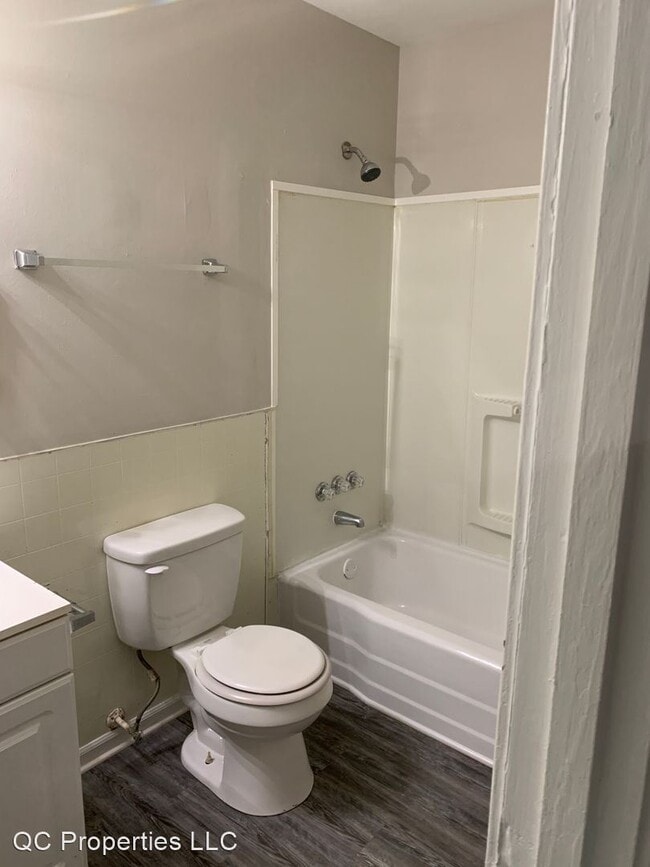 Building Photo - 3 br, 1 bath House - 918 Davenport St