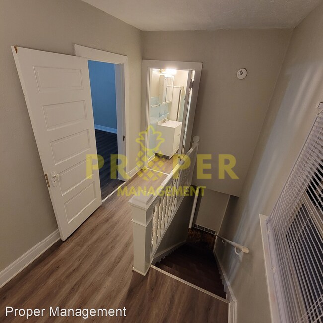 Building Photo - 3 br, 1.5 bath House - 3212 East 4th Street