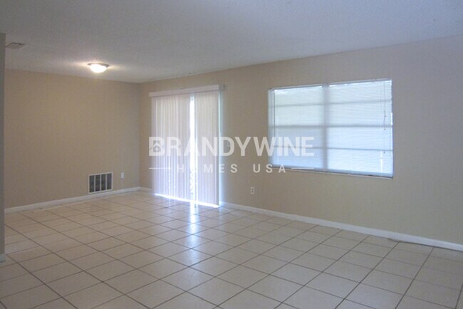 Foto del edificio - 6433 Sardina Blvd