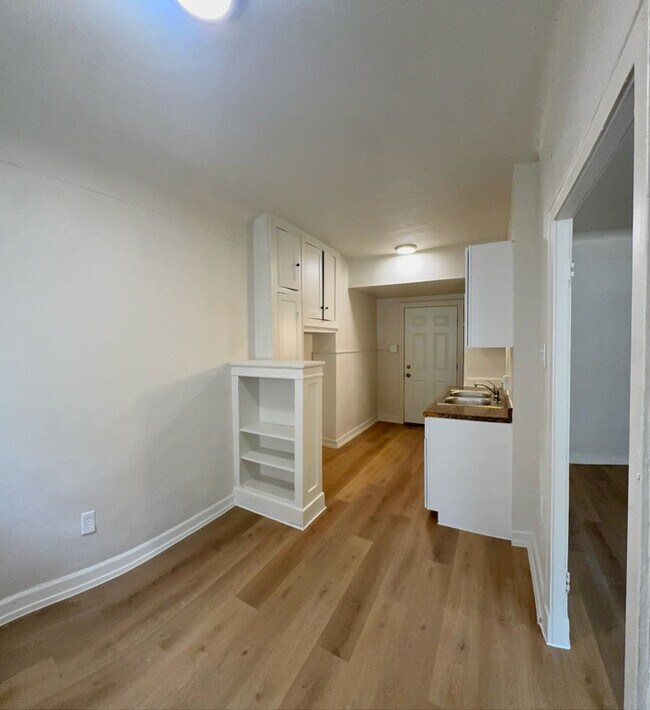 Foto del edificio - 3302 Kenilworth Ave