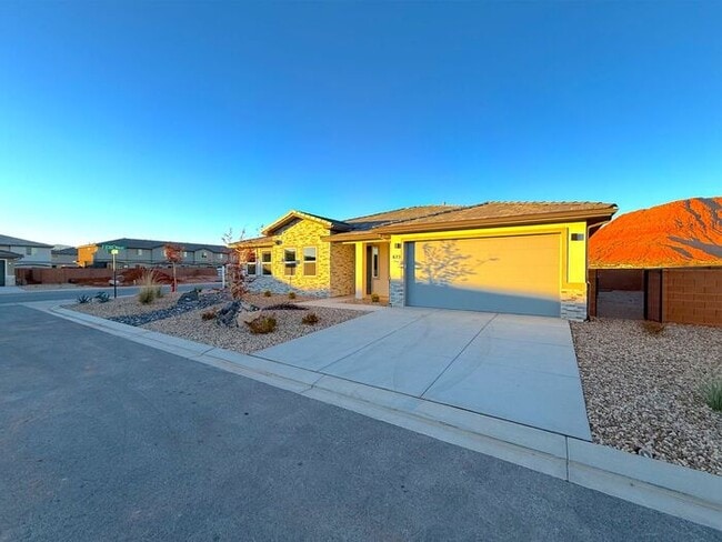 Building Photo - New 3 bed, 2.5 bath with 2 car garage home