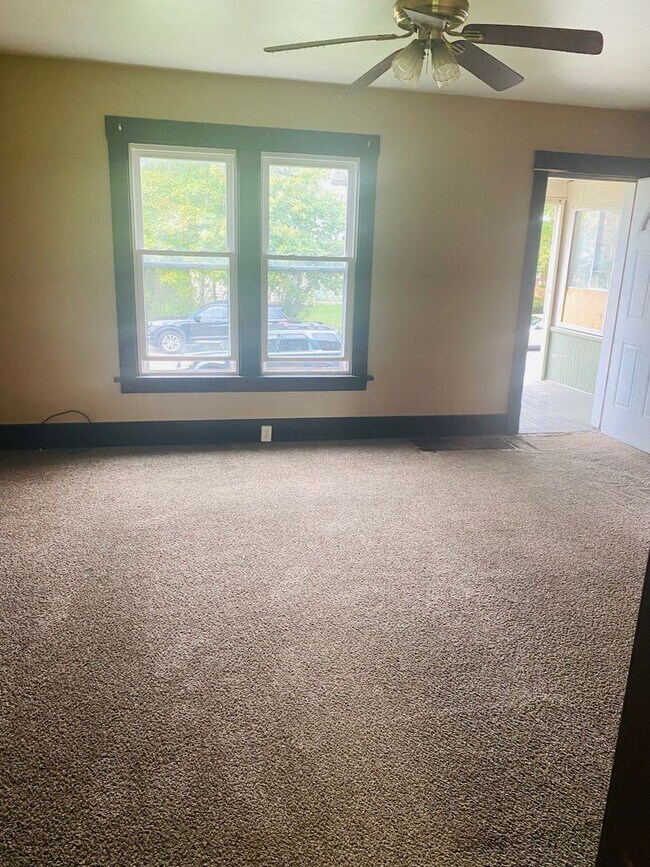 Foto del edificio - 2 br, 1 bath House - 591 Baldwin Ave