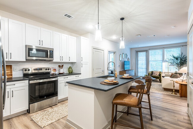 Livano Knoxville - Livano Knoxville Apartments