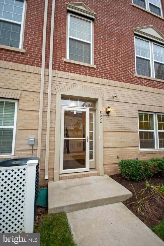 Primary Photo - 8024 Cayzer Ln