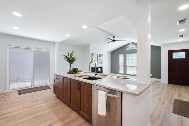 Building Photo - Renovated 3BR | Open Concept | Large Outdoor Space | Keller ISD