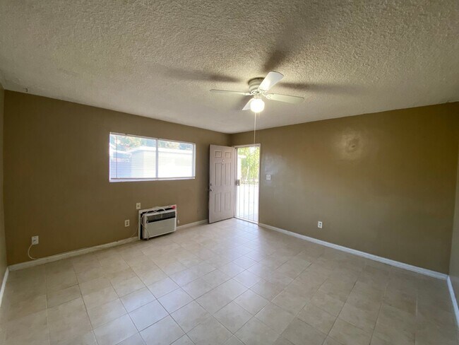 Foto del edificio - 210 E Harding Ave