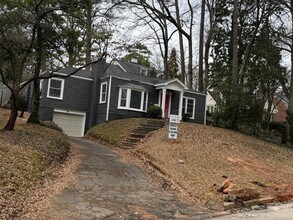 Building Photo - 2836 Alpine Rd NE