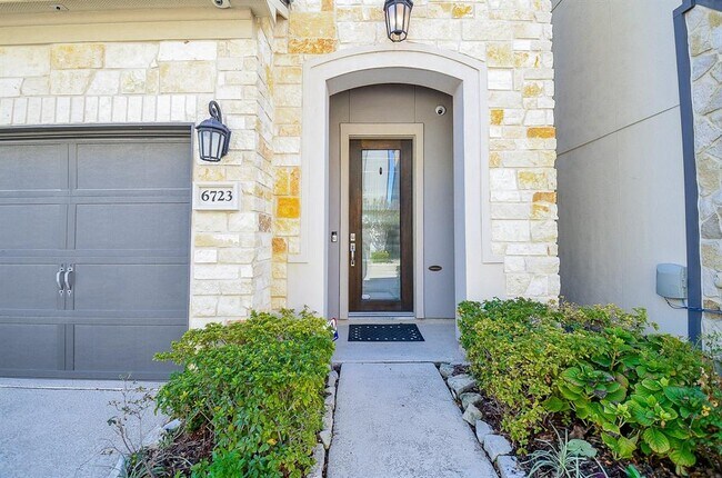 Foto del edificio - 6723 Sussex Manor St