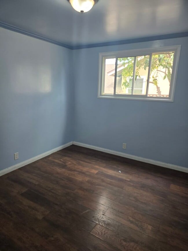 Foto del edificio - Spacious Home in Anaheim for Rent