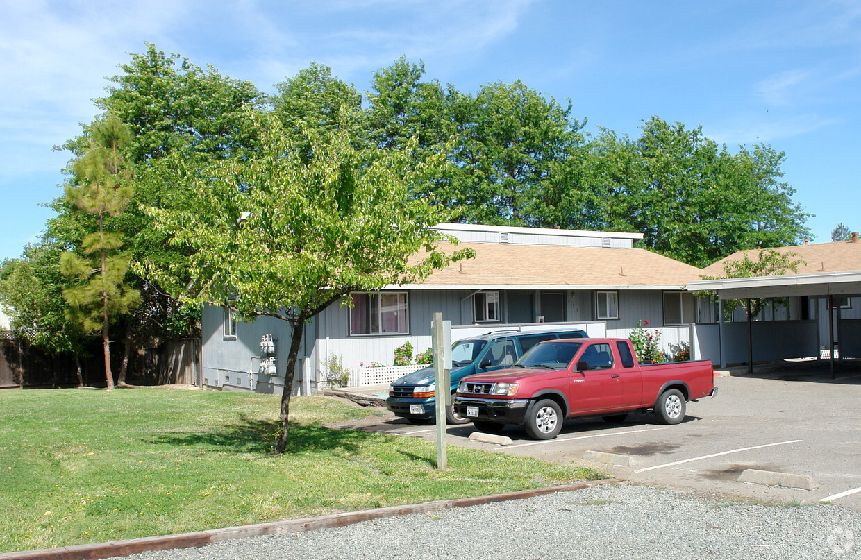 Primary Photo - Old Redwood Highway Apartments