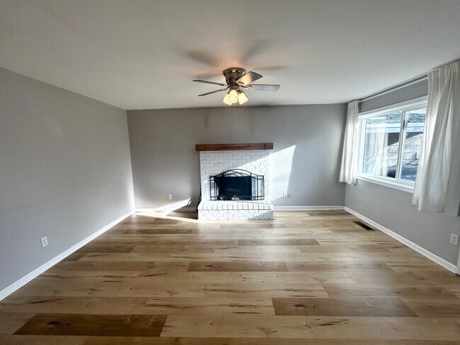 Foto del edificio - 3 Bedroom SE Portland Home with Solar Panels!