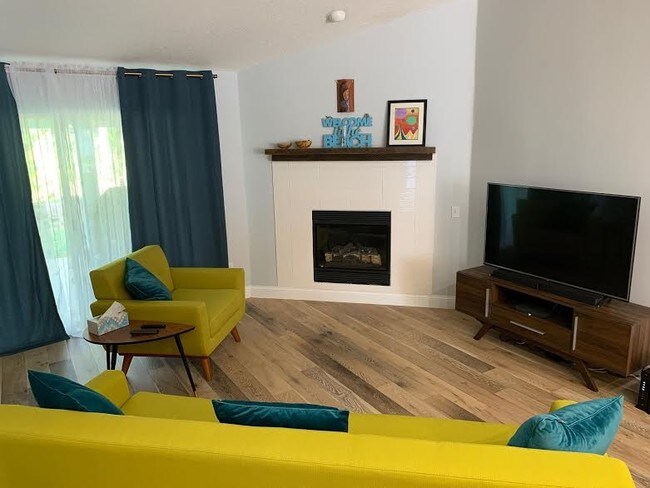 Foto del edificio - 530 Weeping Willow Ln