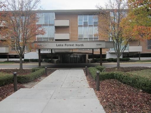 Foto principal - 1301 N Western Ave
