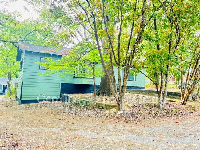 Building Photo - 102 Plum Tree Ln