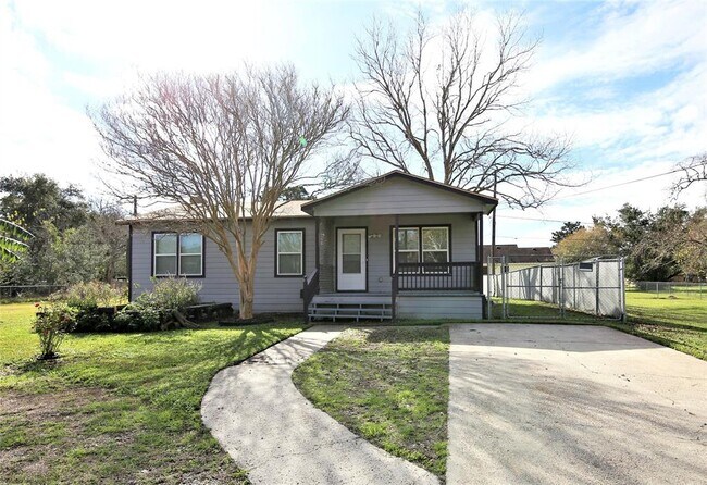 Foto del edificio - 6611 Wayne Johnson Ave