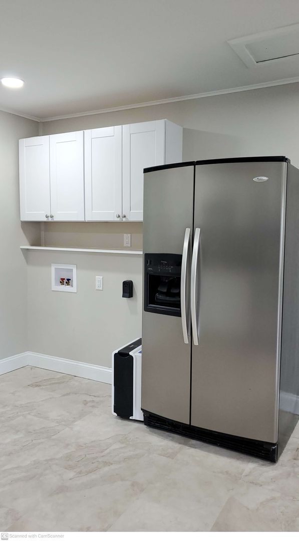 Building Photo - AC! 3 bed 1 bath beautiful big space..don'...