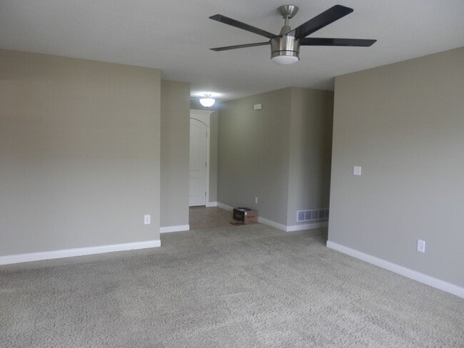 Building Photo - 2501 McClure Dr