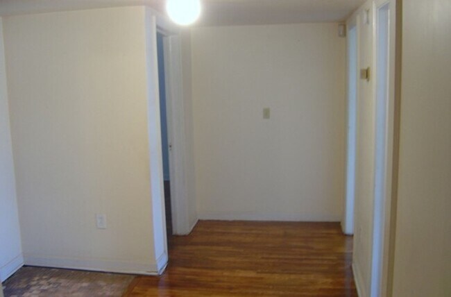 Foto del edificio - Charming Home in Tranquil Norwood Area