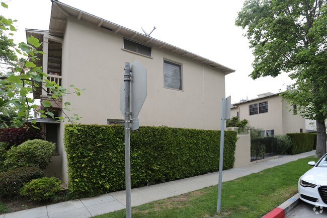 Building Photo - 9617 Charleville Blvd