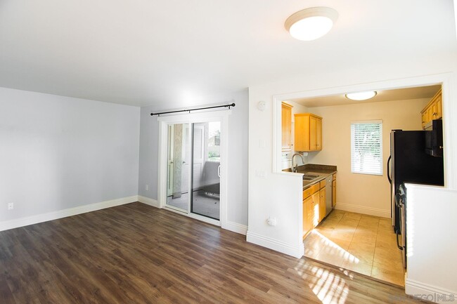 Building Photo - 10154 Camino Ruiz