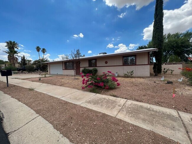 Building Photo - HOUSE FORE RENT