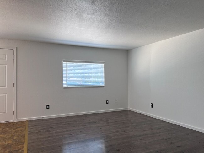 Building Photo - OWN936