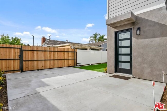 Building Photo - 3 br, 3 bath House - 3113 Hollydale Drive