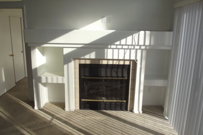 Foto del edificio - North Las Vegas 2 bedroom Townhouse