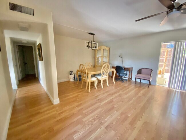 Foto del edificio - 8 Golfs Edge