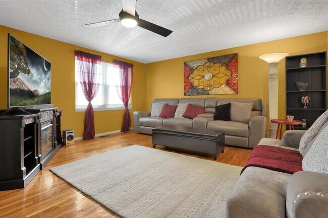 Foto del edificio - 2842 Kingsrowe Ct