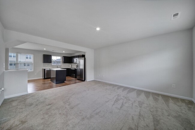 Building Photo - A Lovely 3BR/2.5BTH Transitional Townhome ...