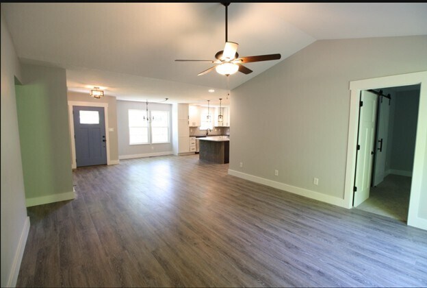 Foto del edificio - 7520 Jenkins Rd