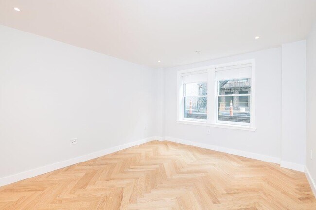 Foto del edificio - 12 Commonwealth Ave