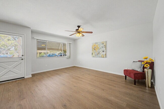 Foto del edificio - 10141 N 97th Dr