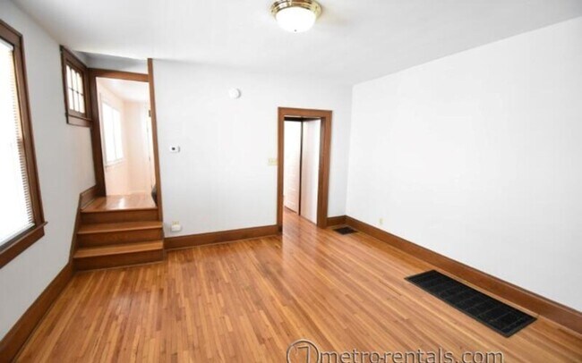 Foto del edificio - 57-59 E Como Avenue