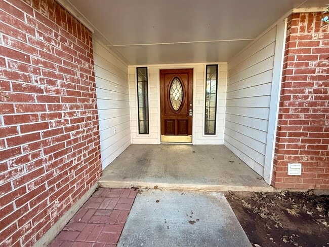 Building Photo - 405 Edwards Dr