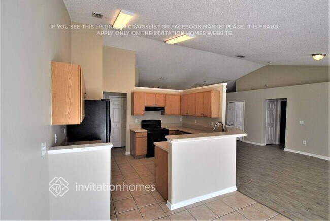 Foto del edificio - 5195 Falcon Blvd