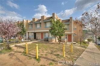 Building Photo - 4904 Ithaca Ave