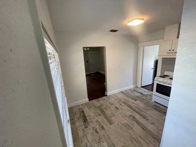 Kitchen - 129 Hibiscus Ct