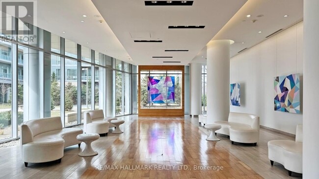 Building Photo - 70 Forest Manor Rd